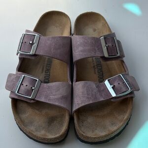 Birkenstock  Arizona
Lavender Oiled Leather